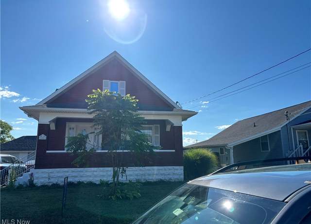 Property at 840 Fairview Ave, Parkersburg, WV 26101, 3 beds, 2 baths