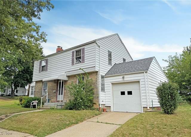 Property at 3122 Logan Ave NW, Canton, OH 44709, 3 beds, 1.5 baths