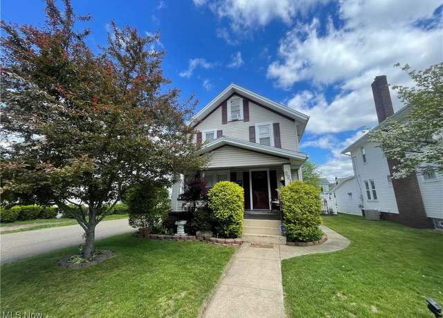 Property at 221 Minnich Ave NW, New Philadelphia, OH 44663, 4 beds, 1 bath