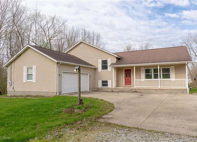 Property at 7645 Arthur Ave NW, Canal Fulton, OH 44614, 4 beds, 3 baths