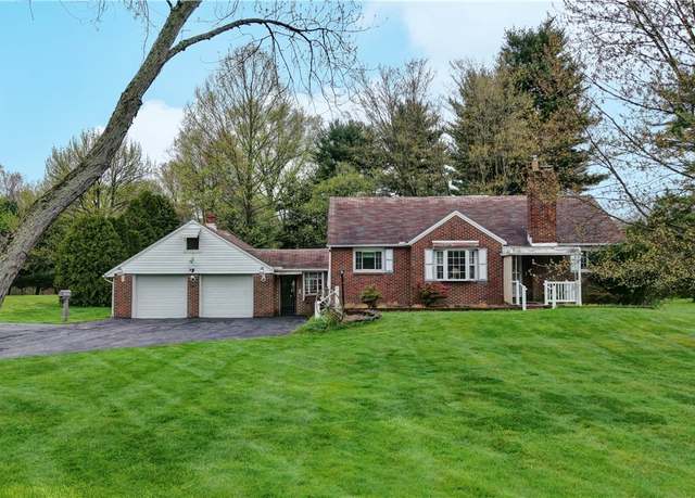 Property at 1283 Vanderhoof Rd, Barberton, OH 44203, 4 beds, 1 bath