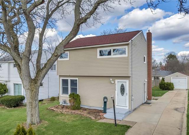Property at 2759 13th St, Cuyahoga Falls, OH 44223, 3 beds, 1.5 baths