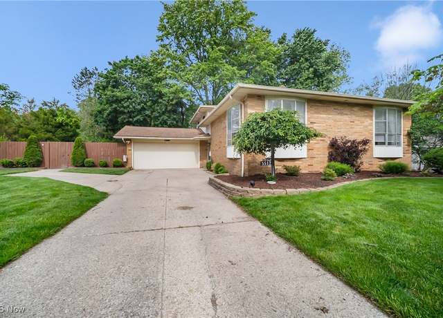 Property at 5512 Berkshire Dr, North Olmsted, OH 44070, 4 beds, 2 baths