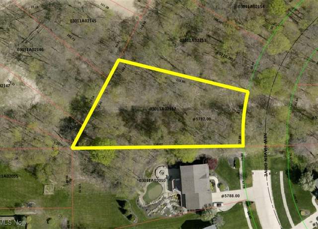 Property at 5782 New Haven Dr, Medina, OH 44256
