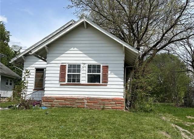 Property at 2821 Mary St, Youngstown, OH 44507, 2 beds, 1 bath