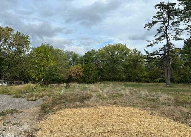Property at 623 S 10th St, Cambridge, OH 43725