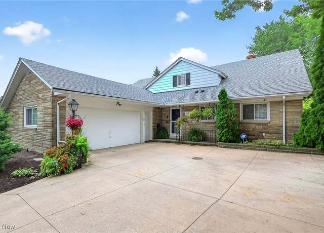 Property at 4321 University Pkwy, University Heights, OH 44118, 5 beds, 2.5 baths