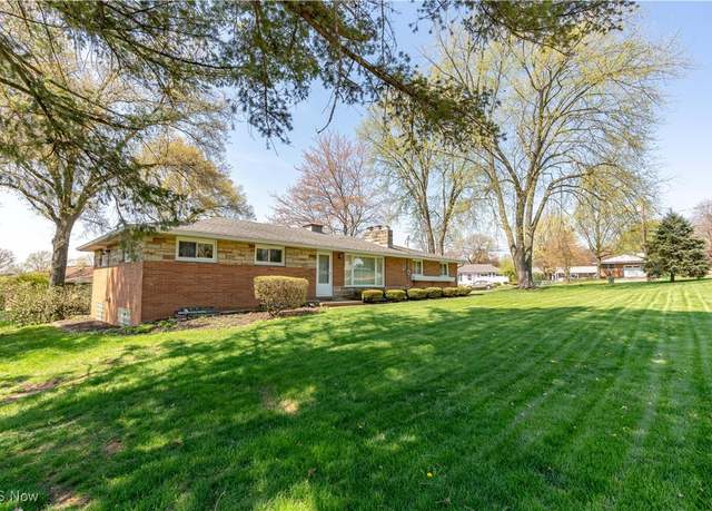 Property at 2045 Amherst Rd NE, Massillon, OH 44646, 3 beds, 2 baths