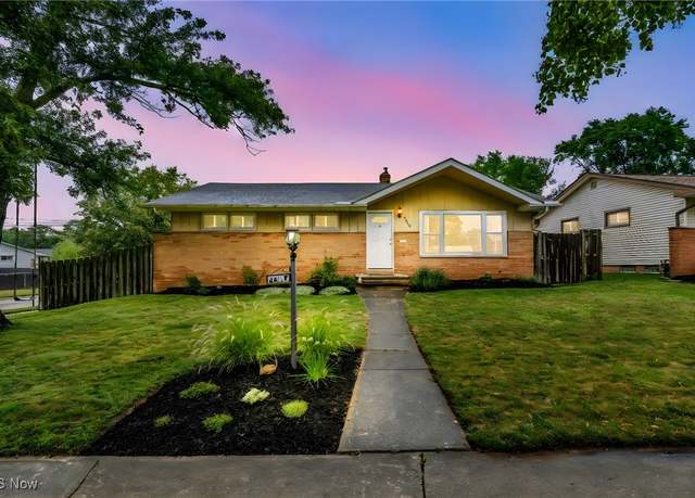Property at 6639 Kingsdale Blvd, Parma Heights, OH 44130, 3 beds, 2.5 baths