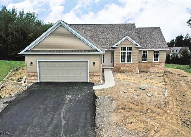Property at 8730 Kimblewick Ln NE, Warren, OH 44484, 4 beds, 2 baths