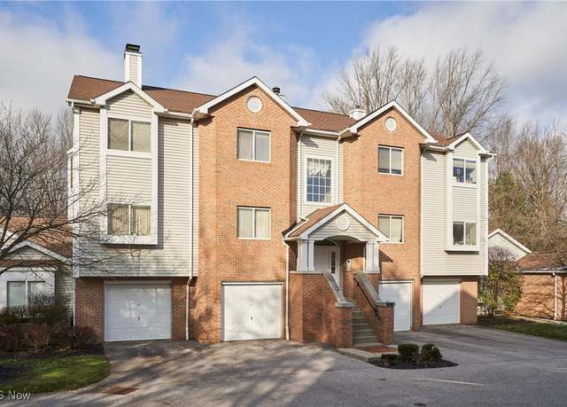 Property at 377 Village Pointe Dr #4, Akron, OH 44313, 2 beds, 2 baths