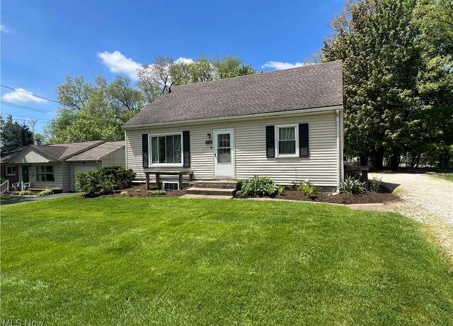 Property at 430 Middlebury Rd, Kent, OH 44240, 6 beds, 3 baths