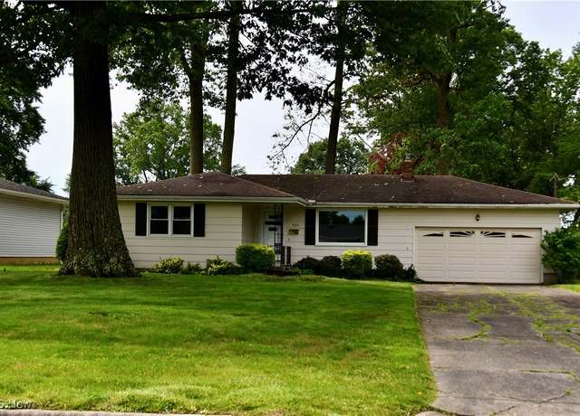Property at 4689 Crabwood Dr, Youngstown, OH 44515, 3 beds, 2 baths