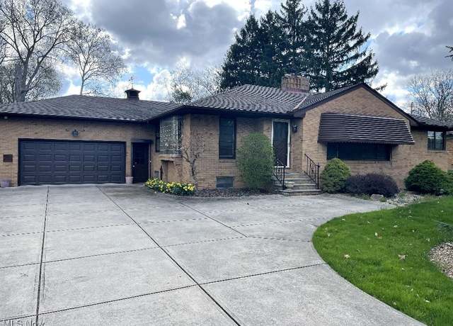 Property at 7751 W 130th St, Parma, OH 44130, 3 beds, 1.5 baths