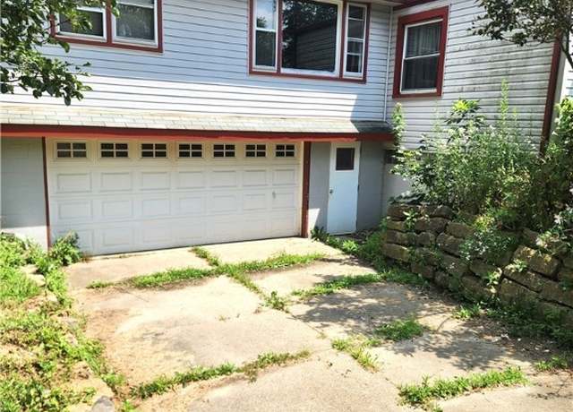 Property at 225 Forest Hill Dr, Youngstown, OH 44515, 3 beds, 2 baths