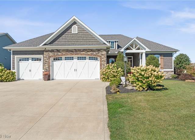 Property at 7575 Southridge Cir NW, North Canton, OH 44720, 3 beds, 2.5 baths