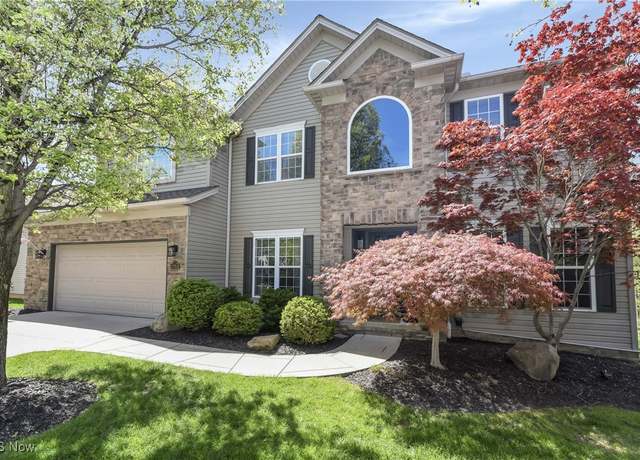 Property at 11764 Ivy Ridge Dr, North Royalton, OH 44133, 4 beds, 3 baths