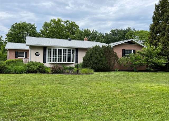 Property at 325 Beaumont Dr, Fairlawn, OH 44333, 3 beds, 2 baths