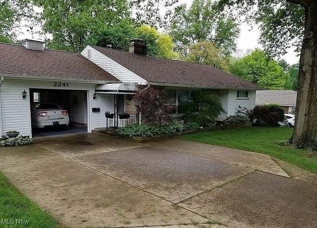 Property at 2241 Robinhood Dr, Wooster, OH 44691, 3 beds, 2 baths