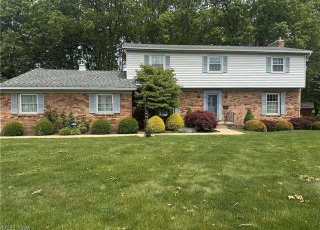 Property at 783 E Ford Ave, Barberton, OH 44203, 4 beds, 2.5 baths