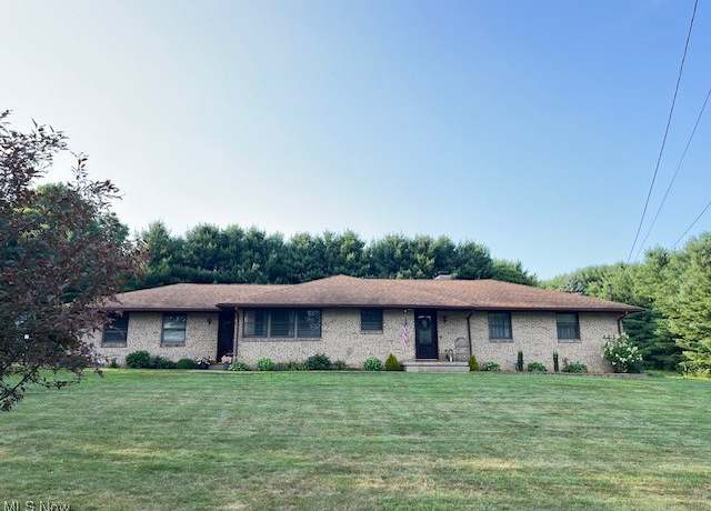 Property at 5795 Merwin Chase Rd, Brookfield, OH 44403, 3 beds, 2 baths