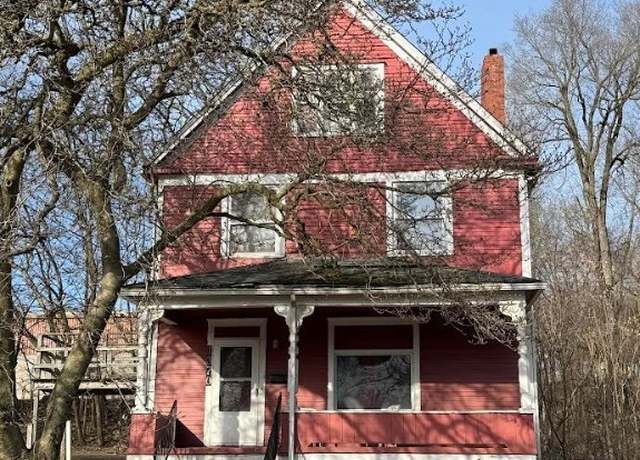 Property at 1370 Logan Ave, Youngstown, OH 44505, 3 beds, 1 bath