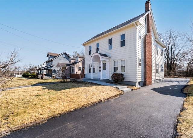 Property at 703 E Judson Ave, Youngstown, OH 44502, 4 beds, 3 baths