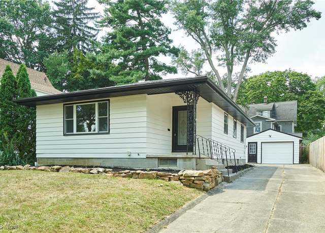 Property at 476 Orlando Ave, Akron, OH 44320, 2 beds, 1 bath