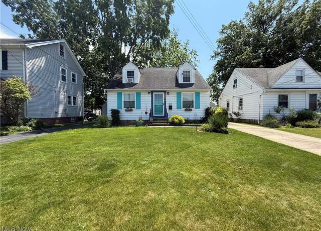 Property at 25800 Shoreview Ave, Euclid, OH 44132, 3 beds, 2.5 baths