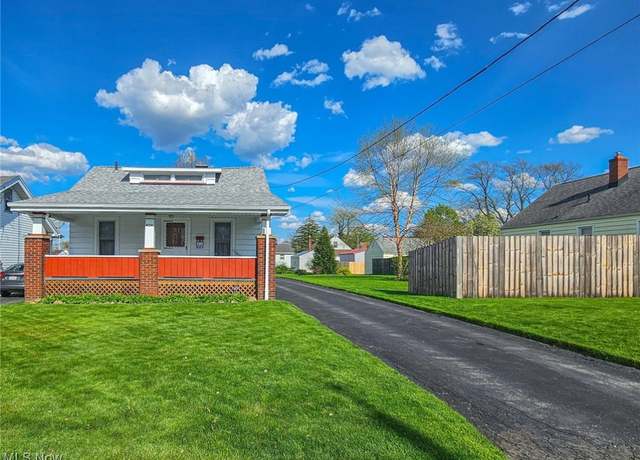 Property at 409 N Dunlap Ave, Youngstown, OH 44509, 2 beds, 1.5 baths