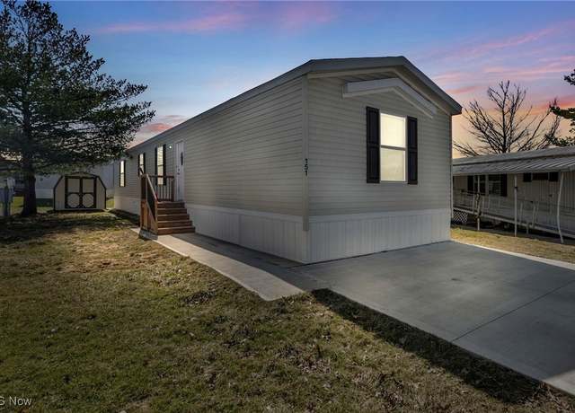 Property at 151 Virginia Ave, Elyria, OH 44035, 3 beds, 2 baths
