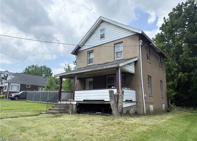 Property at 1726 Midland Ave, Youngstown, OH 44509, 3 beds, 1.5 baths