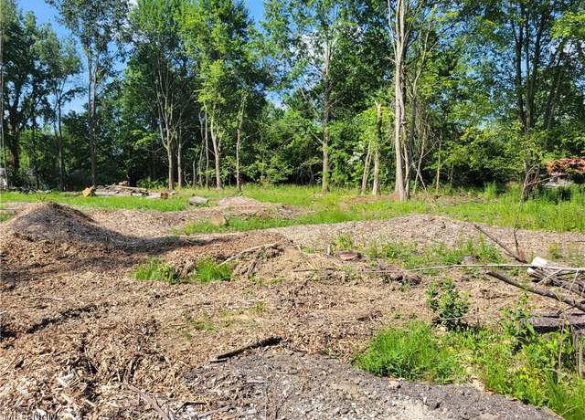Property at 460 E Caston Rd, Uniontown, OH 44685