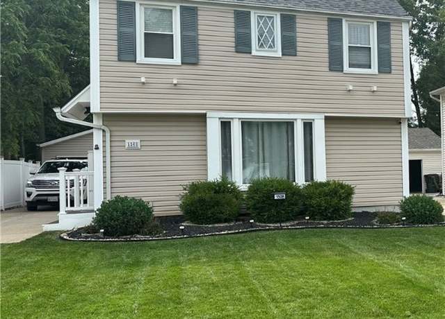 Property at 1508 Sheridan Rd, South Euclid, OH 44121, 3 beds, 2.5 baths