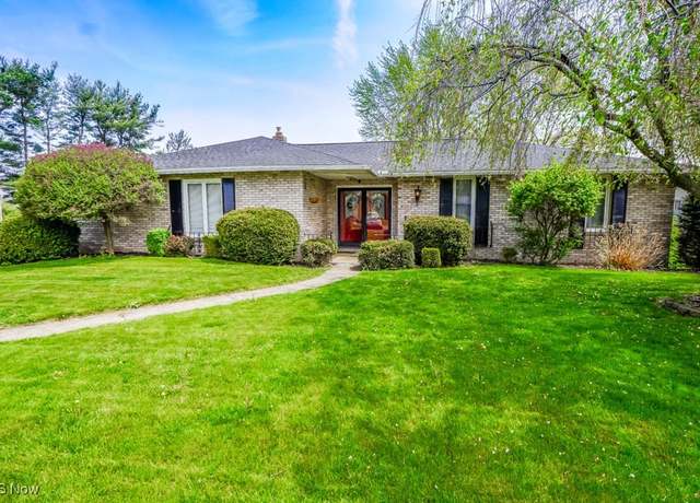 Property at 5612 Lindford Ave NE, Canton, OH 44721, 3 beds, 2.5 baths