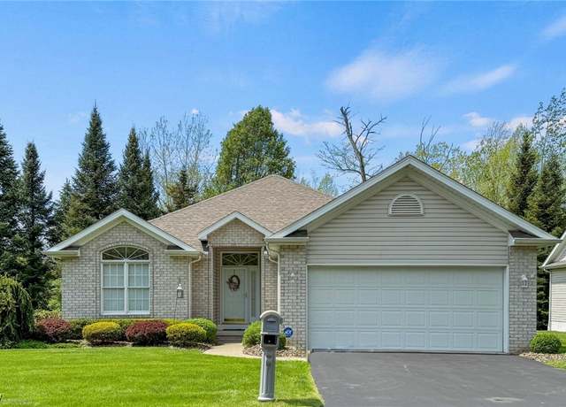 Property at 7898 Walnut St, Youngstown, OH 44512, 2 beds, 2 baths