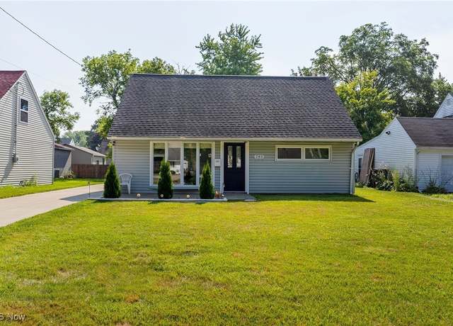 Property at 285 N Roanoke Ave, Youngstown, OH 44515, 3 beds, 1.5 baths