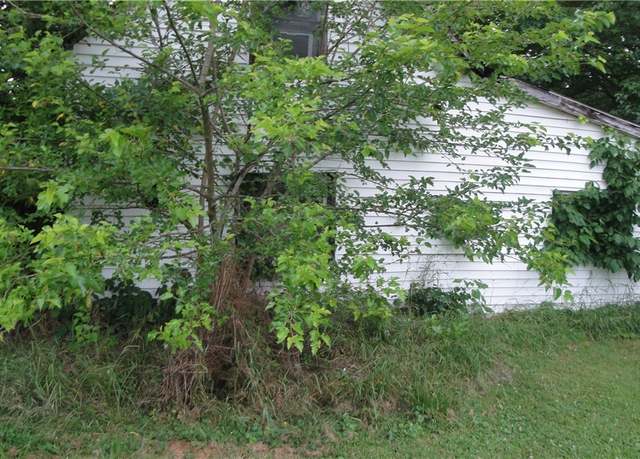 Property at 118 Garden St, Creston, OH 44217, 3 beds, 1 bath