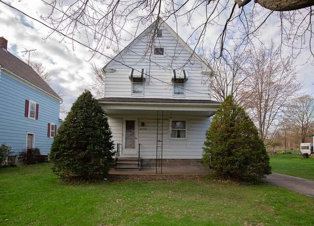 Property at 41909 Adelbert St, Elyria, OH 44035, 3 beds, 1 bath