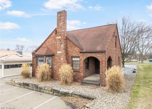 Property at 537 Main St, Navarre, OH 44662, 3 beds, 1 bath