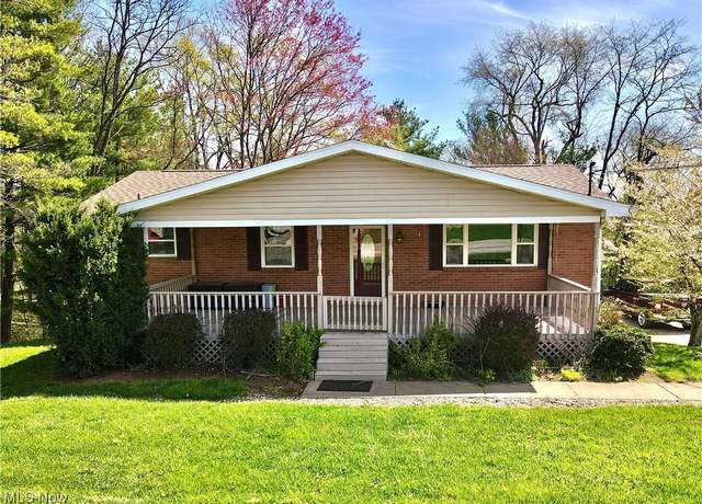 Property at 390 Wynncrest Dr, Marietta, OH 45750, 3 beds, 1.5 baths