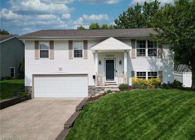 Property at 2200 Plymouth Ln, Cuyahoga Falls, OH 44221, 5 beds, 2 baths