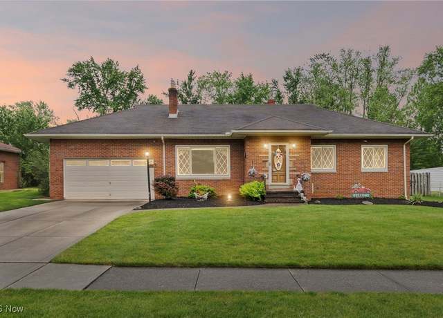 Property at 10821 Barrington Blvd, Parma Heights, OH 44130, 3 beds, 2 baths