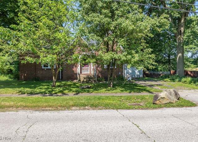 Property at 3512 Orchard Dr, Stow, OH 44224, 2 beds, 1.5 baths