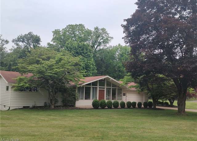 Property at 2147 Fulton Dr, Coshocton, OH 43812, 3 beds, 2 baths