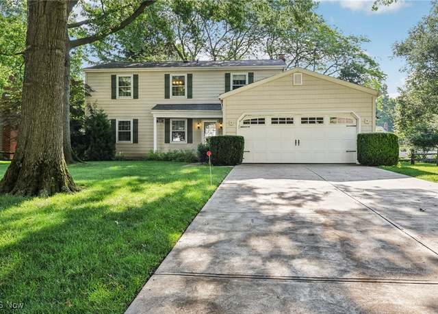 Property at 395 Bates Dr, Bay Village, OH 44140, 4 beds, 2.5 baths