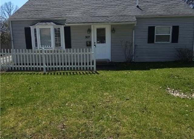 Property at 307 W 7th St, Mcdonald, OH 44437, 2 beds, 1 bath