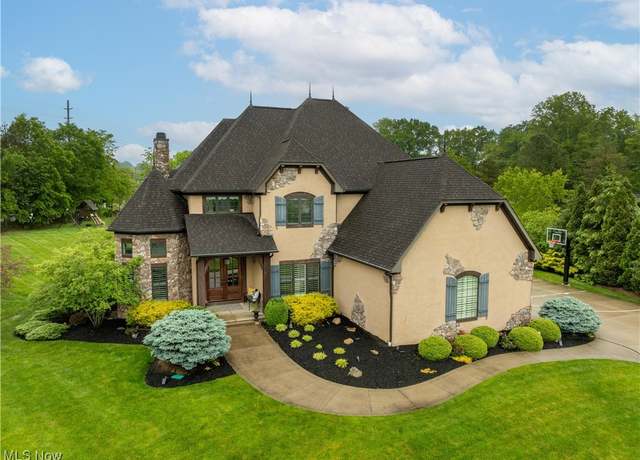 Property at 7828 Greenwich Blvd NW, Massillon, OH 44646, 6 beds, 4.5 baths