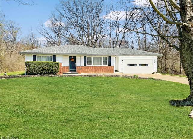 Property at 1101 Johnson Plank Rd NE, Warren, OH 44481, 3 beds, 1 bath