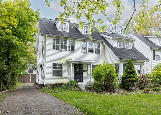 Property at 3124 E Overlook Rd, Cleveland Heights, OH 44118, 4 beds, 1.5 baths